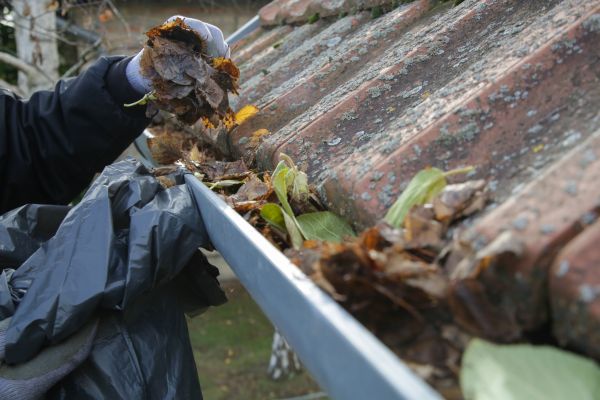 Commercial Gutter Unclogging in Ocean City